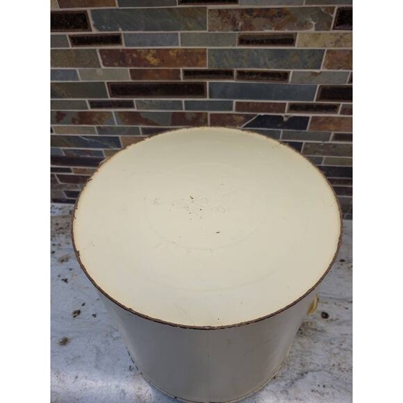 Vintage Toleware Canister, Folk Art Rosemaling, Large Tin, Primitive - Picture 5 of 7